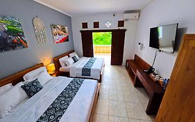 Ketapang Guesthouse Echo Beach Canggu